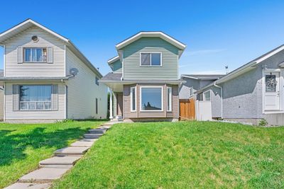 48 Dovercliffe Way Se, House detached with 4 bedrooms, 2 bathrooms and 2 parking in Calgary AB | Image 1