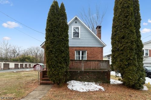 19 Adams St, Belvidere, NJ, 07823-1313 | Card Image