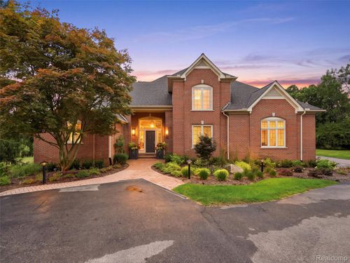 3030 W Ridge Ct, Bloomfield Hills, MI, 48302-1434 | Card Image