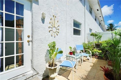 apt-11-1470 N Dixie Hwy, Fort Lauderdale, FL, 33304-1202 | Card Image