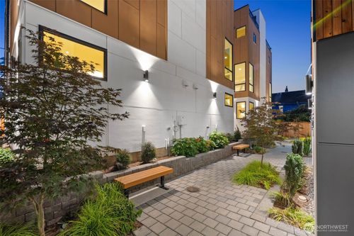 9239 A 16th Avenue Sw, Seattle, WA, 98106 | Card Image