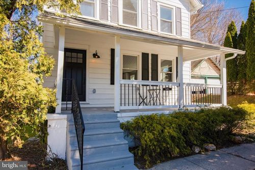933 Henry Ave, Wayne, PA, 19087-2710 | Card Image
