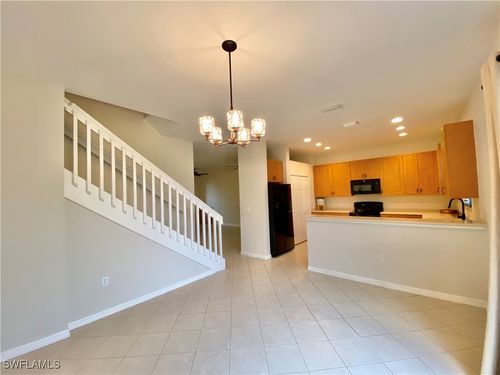 7472 Bristol Cir, NAPLES, FL, 34120-0693 | Card Image