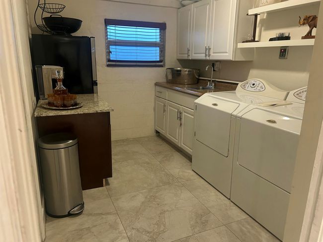 2565 Meadow Rd, House other with 3 bedrooms, 3 bathrooms and null parking in West Palm Beach FL | Image 5