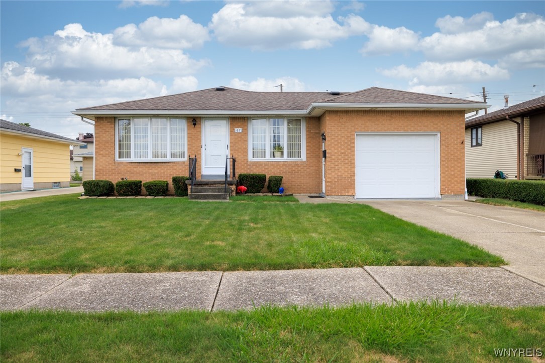 Joanne Ln, Buffalo, NY 14227