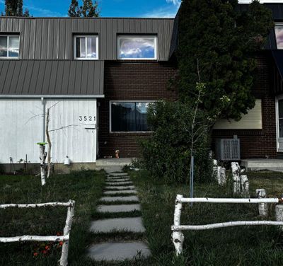 3521 Forestry Ave S, Home with 3 bedrooms, 1 bathrooms and 2 parking in Lethbridge AB | Image 1