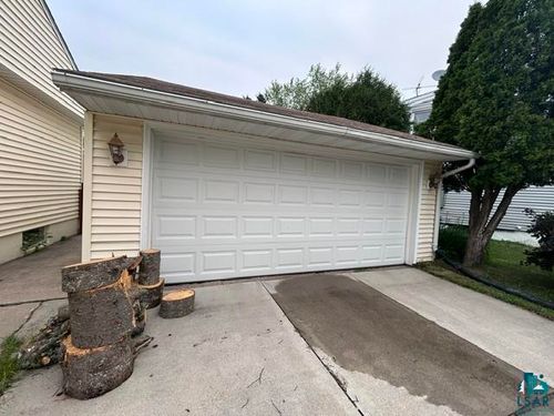 704 Maple Dr, Aurora, MN, 55705-1225 | Card Image
