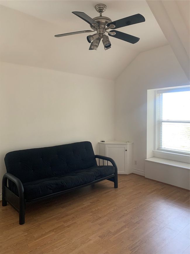 Upstairs Bedroom | Image 21