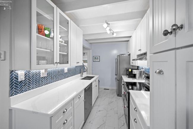 202 Plum Ave, House other with 5 bedrooms, 3 bathrooms and null parking in Lakeside OH | Image 18