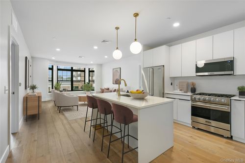 apt-342-695 Merrick Ave, Westbury, NY, 11590-6724 | Card Image