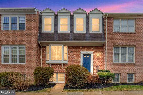10147 Oakwood Chase Ct, OAKTON, VA, 22124-2727 | Card Image