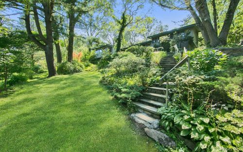 35 Saxon Woods Rd, Scarsdale, NY, 10583-7812 | Card Image