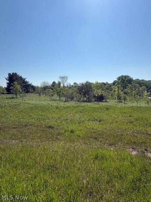7373 Hunters Glen Ln, Seville, OH, 44273-8962 | Card Image