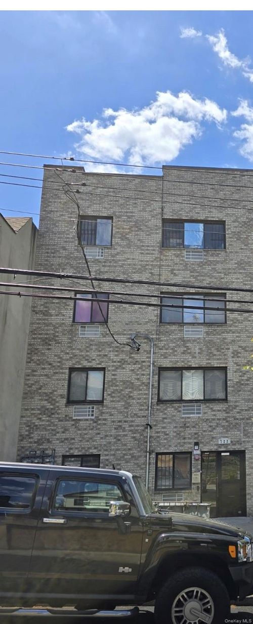 722 E 220th Street, New York, NY, 10467 | Card Image