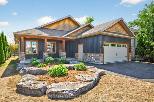 69 Helen St, Kawartha Lakes, ON, K0M1A0 | Card Image