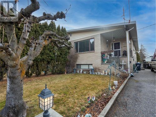 196 Waterford Ave, Penticton, BC, V2A3T7 | Card Image