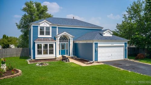 1934 Mission Hills Dr, Elgin, IL, 60123-6517 | Card Image