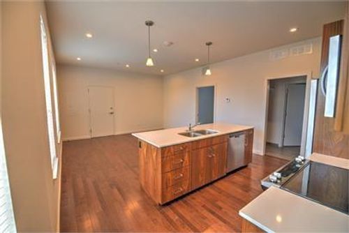 8-627 Couch Dr, Oklahoma City, OK, 73102-2218 | Card Image
