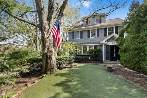 46 Washington Cir, Lake Forest, IL, 60045-2454 | Card Image