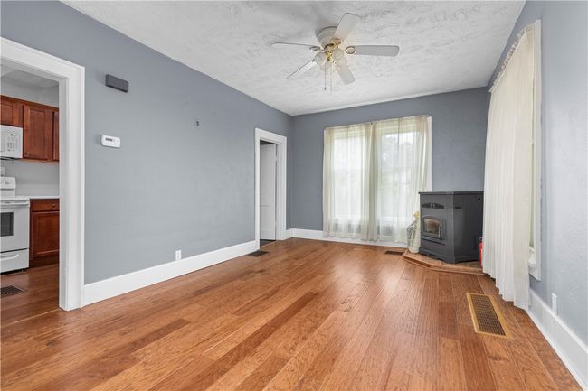 457 Pine St, House other with 3 bedrooms, 1 bathrooms and 2 parking in Hookstown PA | Image 6