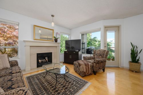 212-910 W 8th Ave, Vancouver, BC, V5Z1E5 | Card Image
