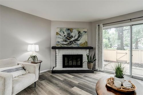 8039 Halsey St, Lenexa, KS, 66215-2720 | Card Image