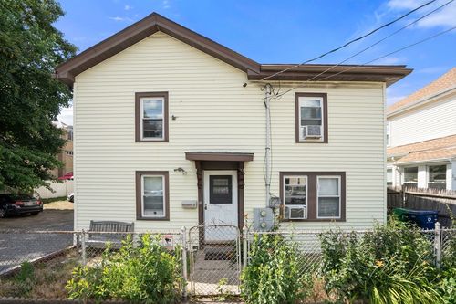 35 Middle St, Newton, MA, 02458-1343 | Card Image