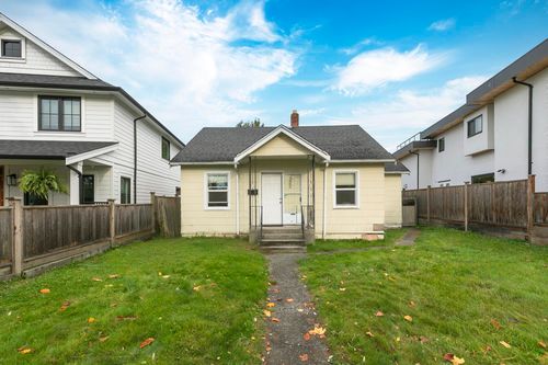 2251 Wellington Cres, Richmond, BC, V7B1G9 | Card Image