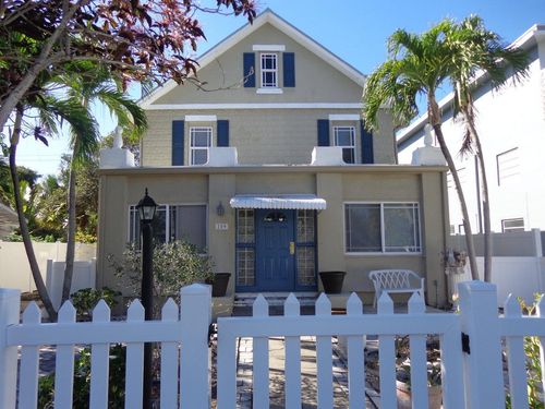 209 S Lakeside Dr, Lake Worth Beach, FL, 33460-4284 | Card Image
