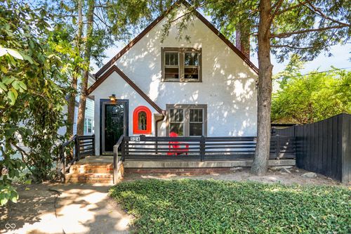 524 E 53rd St, Indianapolis, IN, 46220-3035 | Card Image