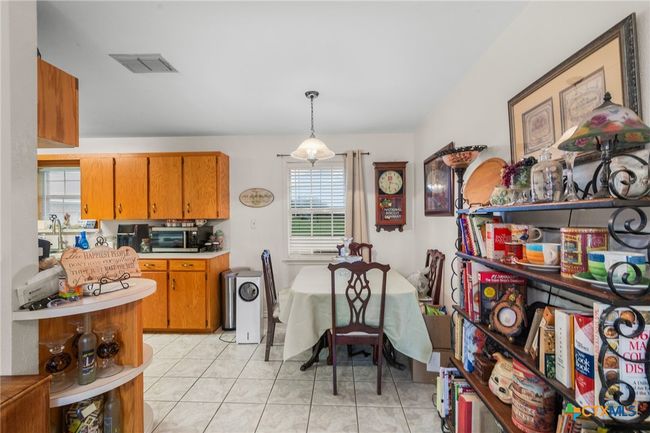 123 6th Street, House other with 4 bedrooms, 2 bathrooms and null parking in Vanderbilt TX | Image 10