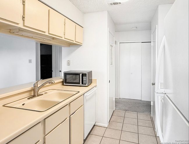 APT-301 - 14343 Judson Rd, Condo with 2 bedrooms, 2 bathrooms and null parking in San Antonio TX | Image 8