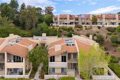 248 Oakleaf, Thousand Oaks, CA, 91360 | Card Image