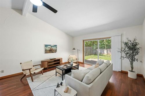 4610 S 1st St, Austin, TX, 78745-2260 | Card Image