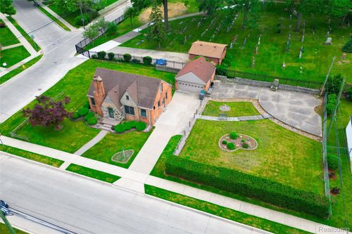 23211 Myrtle St, Dearborn, MI, 48128-1761 | Card Image