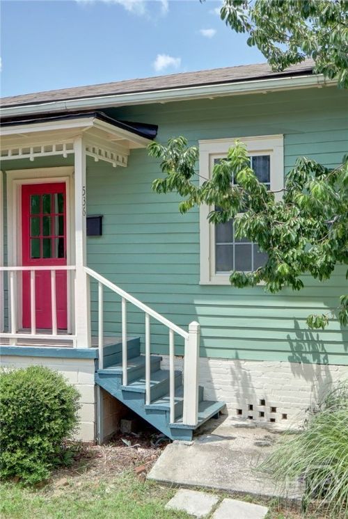 536 E Gordon Ln, Savannah, GA, 31401-5011 | Card Image