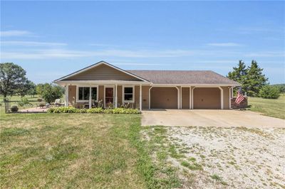 10518 Outer Belt Road, House other with 3 bedrooms, 2 bathrooms and null parking in Oak Grove MO | Image 1