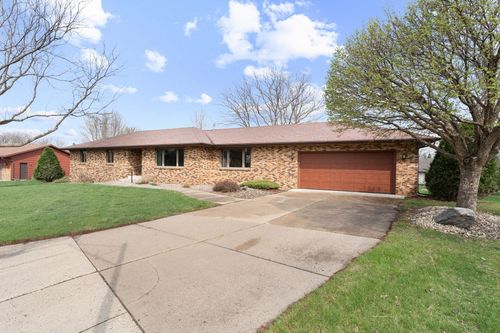 1455 Sunset Dr Sw, Owatonna, MN, 55060-3885 | Card Image