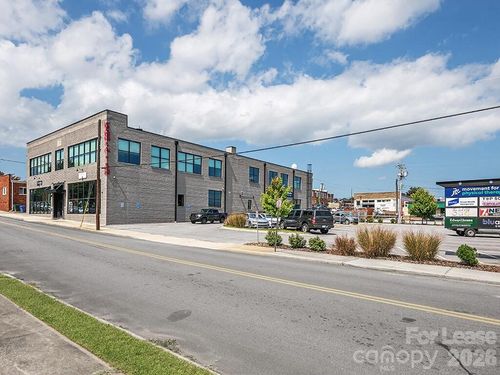 211-101 E Allen St, Hendersonville, NC, 28792-5091 | Card Image