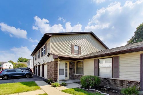 758-758 Moore Dr, Elk Grove Village, IL, 60007-3325 | Card Image