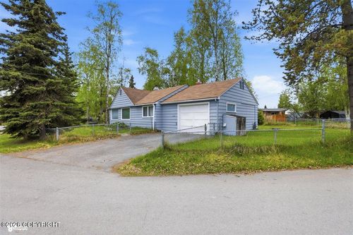 2101 Roosevelt Dr, Anchorage, AK, 99517-3039 | Card Image