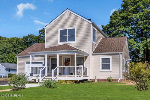 717 Holmdel Rd, Holmdel, NJ, 07733-1509 | Card Image