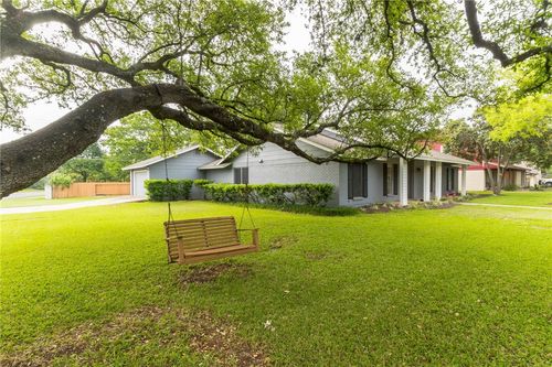 11911 Brookwood Rd, Austin, TX, 78750-2744 | Card Image