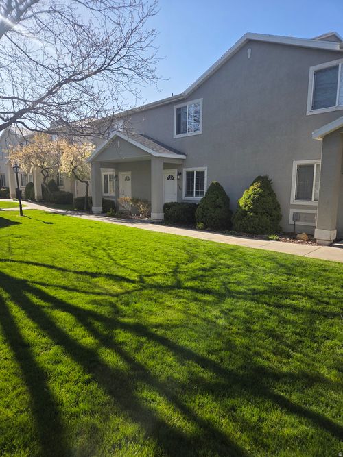 140 Penny Ln, Hyde Park, UT, 84341-1995 | Card Image