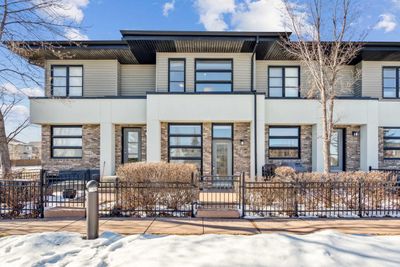 226 Aspen Hills Villas Sw, Home with 2 bedrooms, 2 bathrooms and 2 parking in Calgary AB | Image 2