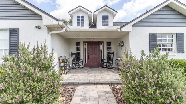 812 Jameson Rd, House other with 3 bedrooms, 2 bathrooms and null parking in Lithia FL | Image 8