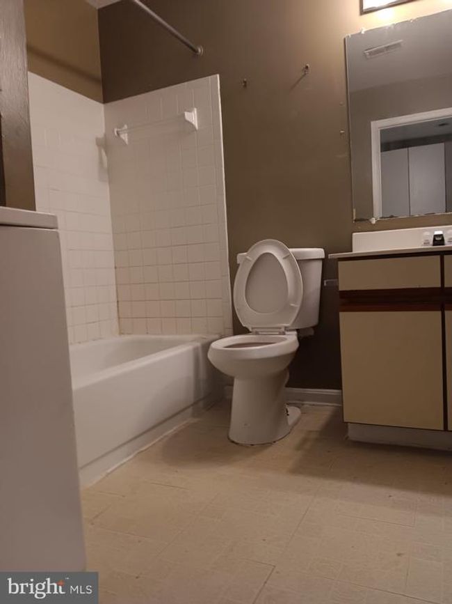 1647-C - 1647 Carriage House Ter, Condo with 1 bedrooms, 2 bathrooms and null parking in SILVER SPRING MD | Image 19