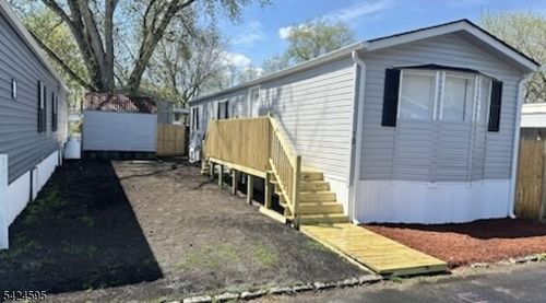 10 3rd St, Wayne, NJ, 07470-7340 | Card Image