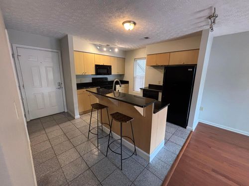 945e-945 Quay Ave, Columbus, OH, 43212-3750 | Card Image