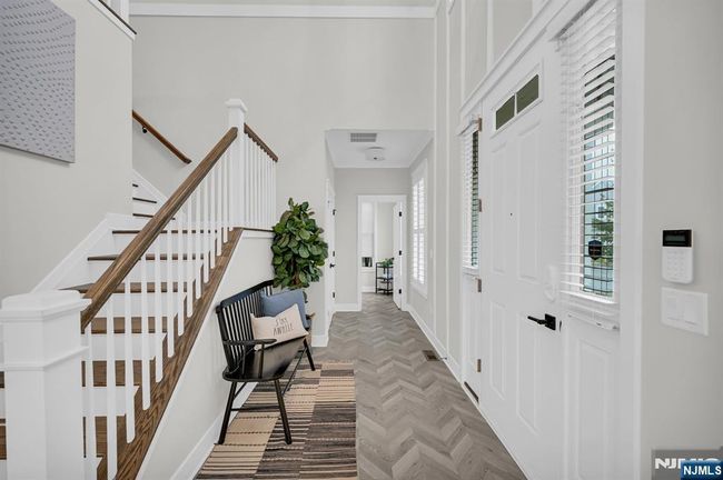 11 Aspen Dr, Townhouse with 3 bedrooms, 4 bathrooms and null parking in Cedar Grove NJ | Image 6